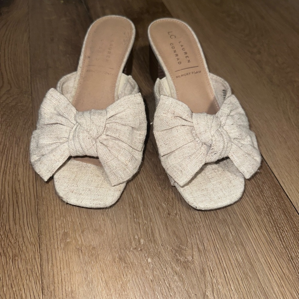 LC Lauren Conrad Women's Tan Bow heels